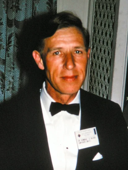 2000 – Konrad Emil Bloch Dies