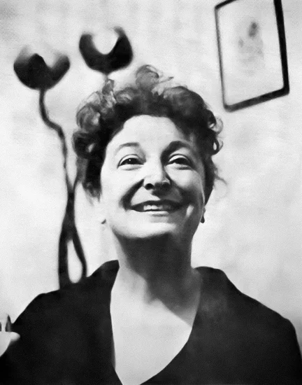 2001 – Pauline Kael Dies