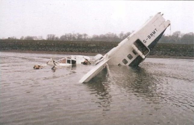 2001 – Scottish Aircraft Crashes in Water Landing