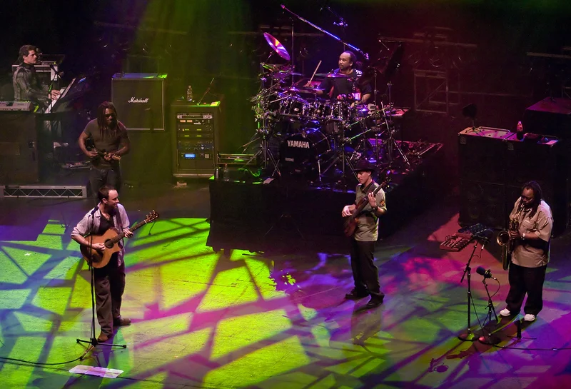 2004 – Dave Matthews Band Tour Bus Incident
