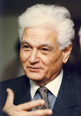 2004 – Jacques Derrida Dies