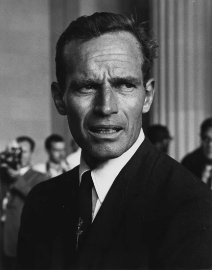 2008 – Charlton Heston Dies