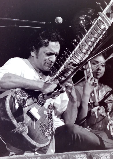 2012 – Ravi Shankar Dies