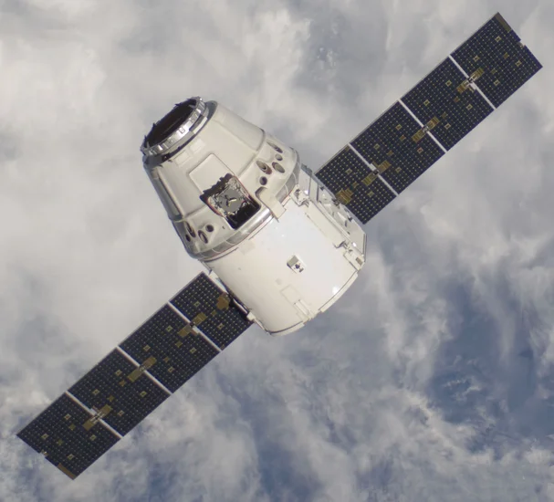 2012 – SpaceX Dragon Reaches International Space Station