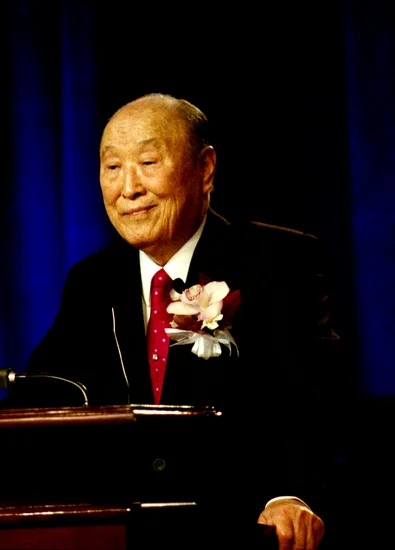 2012 – Sun Myung Moon Dies