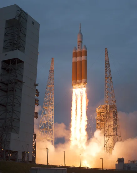 2014 – Orion Spacecraft Completes First Test Flight