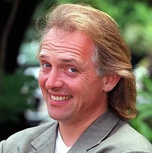2014 – Rik Mayall Dies