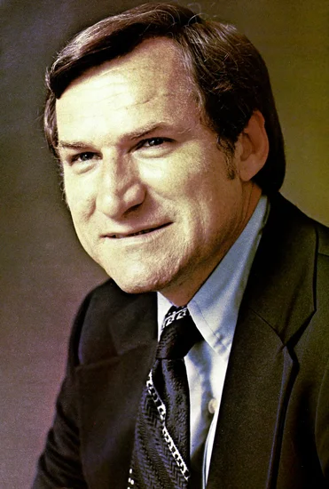2015 – Basketball Coach Dean Smith Dies