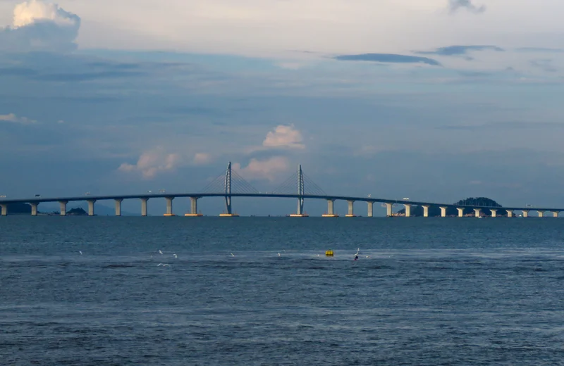 2018 – Hong Kong-Zhuhai-Macau Bridge Opens for Public Traffic
