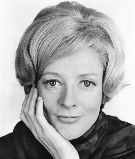 2024 – Maggie Smith Dies